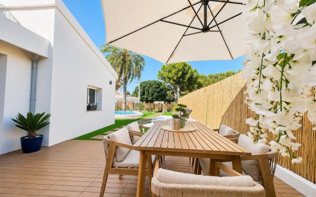 Resale - Villa - Orihuela Costa - Punta Prima