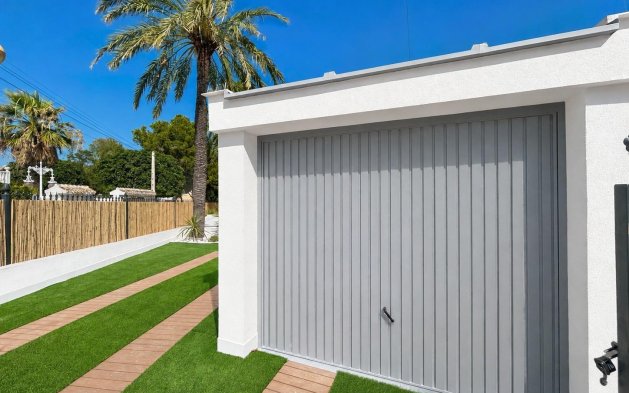 Resale - Villa - Orihuela Costa - Punta Prima