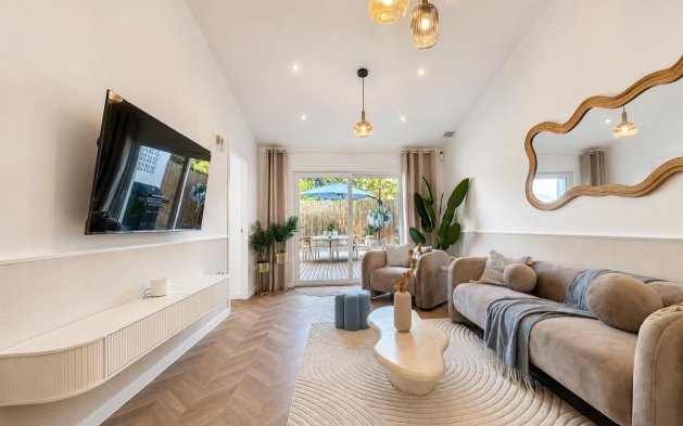 Resale - Villa - Orihuela Costa - Punta Prima
