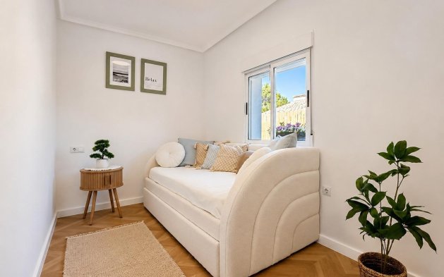 Resale - Villa - Orihuela Costa - Punta Prima