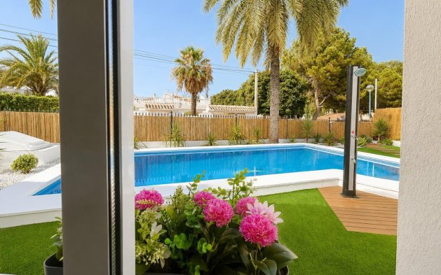 Resale - Villa - Orihuela Costa - Punta Prima