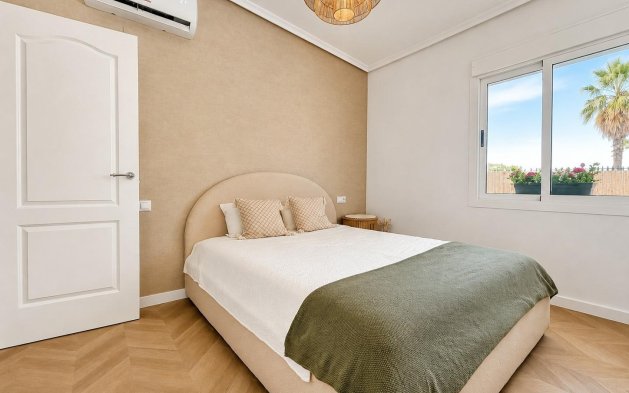 Resale - Villa - Orihuela Costa - Punta Prima