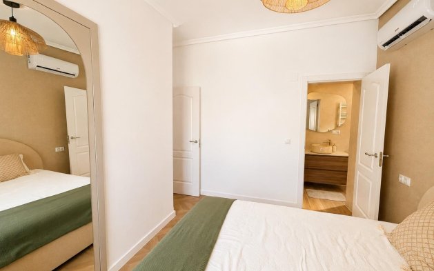 Resale - Villa - Orihuela Costa - Punta Prima