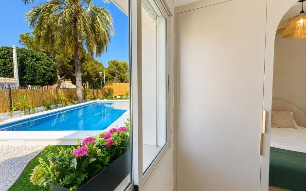 Resale - Villa - Orihuela Costa - Punta Prima