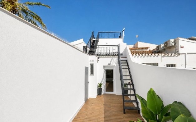 Resale - Villa - Orihuela Costa - Punta Prima