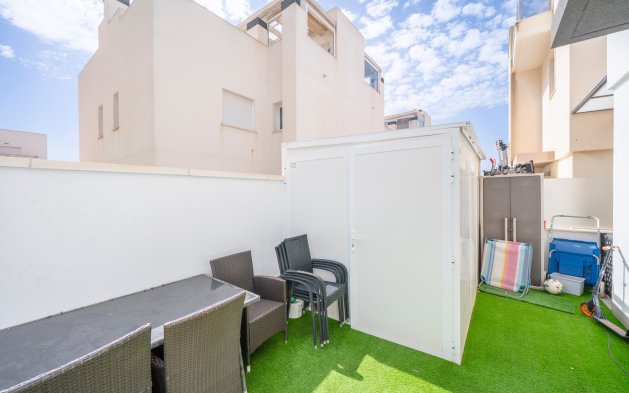 Resale - Villa - Torrevieja