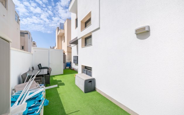Resale - Villa - Torrevieja