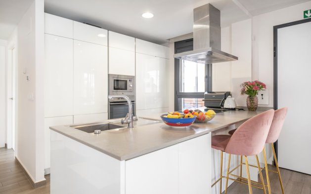 Resale - Villa - Torrevieja