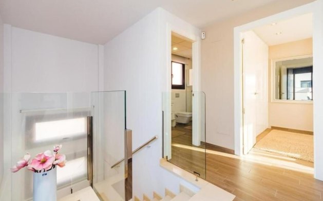 Resale - Villa - Torrevieja
