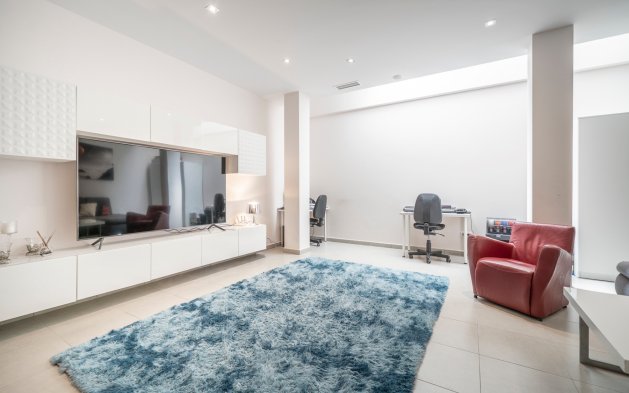 Resale - Villa - Torrevieja