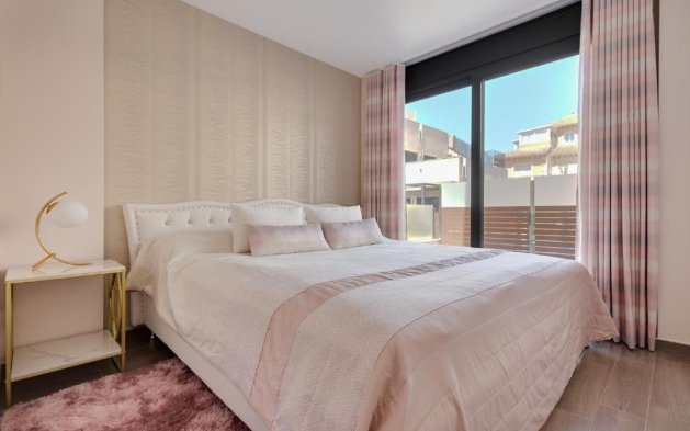 Resale - Villa - Torrevieja