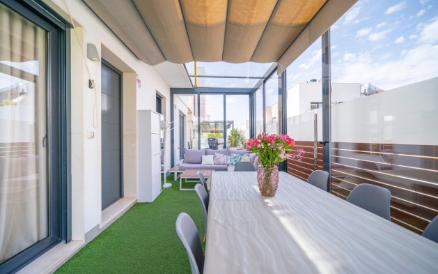 Resale - Villa - Torrevieja