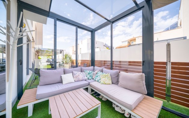 Resale - Villa - Torrevieja