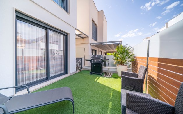Resale - Villa - Torrevieja