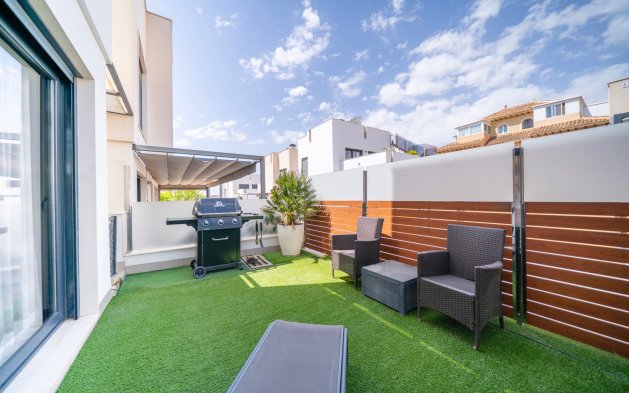 Resale - Villa - Torrevieja