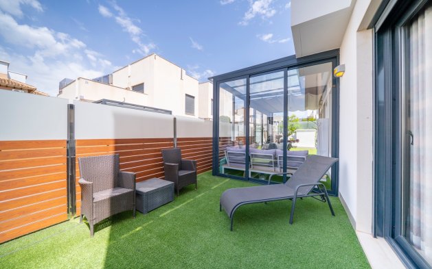 Resale - Villa - Torrevieja