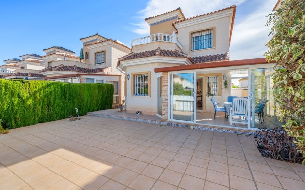 Resale - Villa - Guardamar del Segura