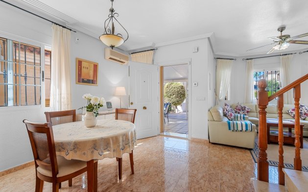 Resale - Villa - Guardamar del Segura