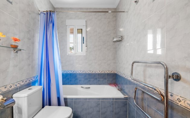 Resale - Villa - Guardamar del Segura