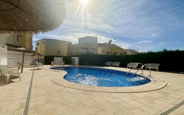 Perpardavimas - Vila - Orihuela Costa - Los Altos