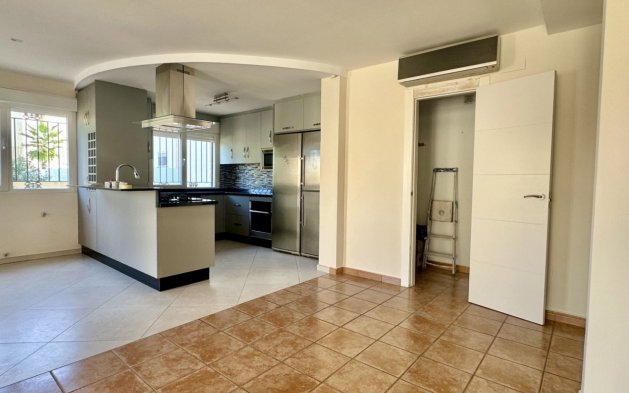 Perpardavimas - Vila - Orihuela Costa - Villamartín