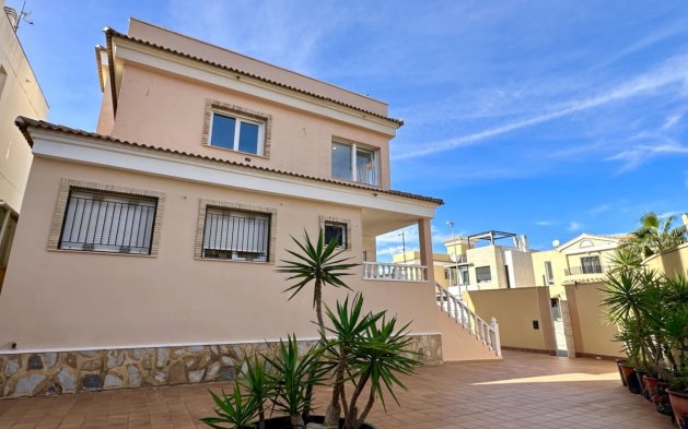 Perpardavimas - Vila - Orihuela Costa - Villamartín
