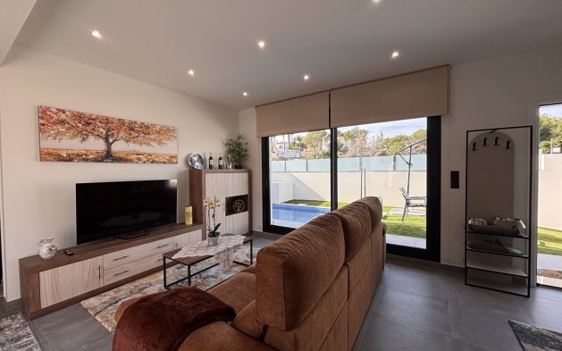 Perpardavimas - Vila - Orihuela Costa - Villamartín