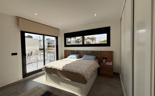 Perpardavimas - Vila - Orihuela Costa - Villamartín