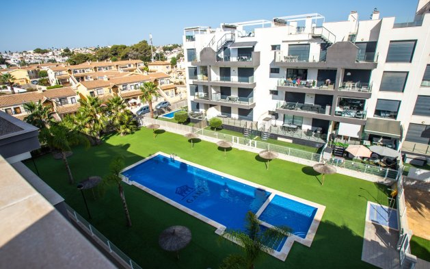 Odsprzedaż - Mieszkanie w bloku - Orihuela Costa - Villamartín
