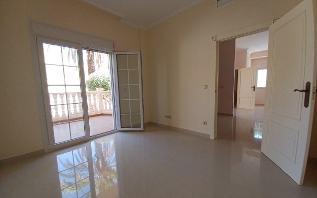 Perpardavimas - Vila - Orihuela Costa - Cabo Roig