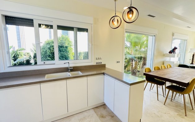 Perpardavimas - Vila - Orihuela Costa - La Zenia