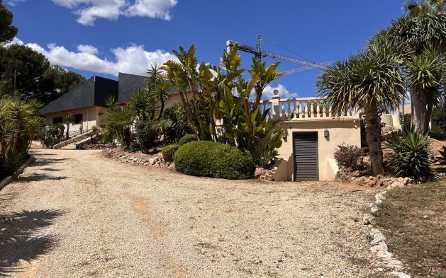 Resale - Villa - La Nucía