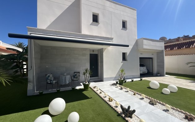 Herverkoop - Villa - La Manga del Mar Menor - LOS URRUTIAS