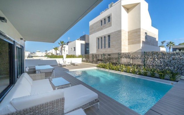 Resale - Villa - Orihuela Costa - Aguamarina