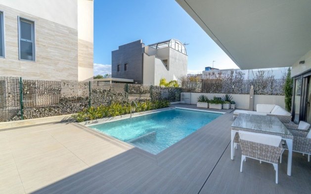 Resale - Villa - Orihuela Costa - Aguamarina