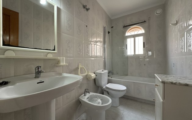 Videresalg - Tosidig - Torrevieja