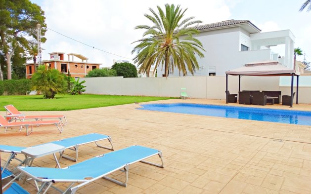 Resale - Villa - Orihuela Costa - Cabo Roig
