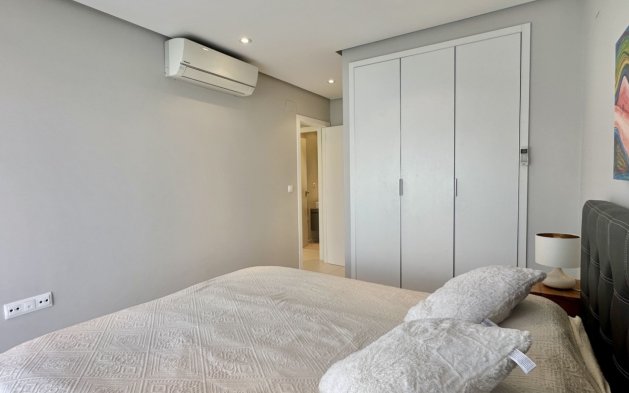 Resale - Apartment / flat - Orihuela Costa - Villamartín