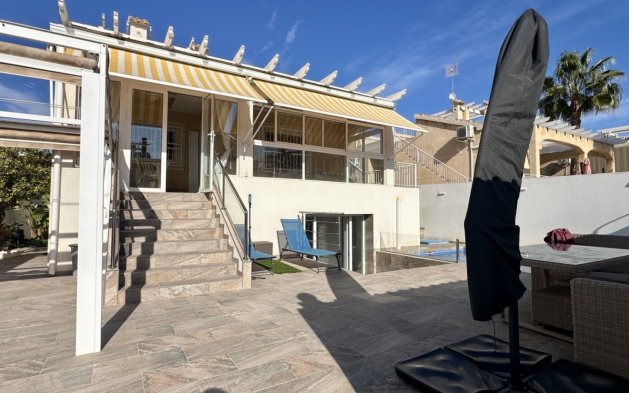 Resale - Villa - Orihuela Costa - Los Altos