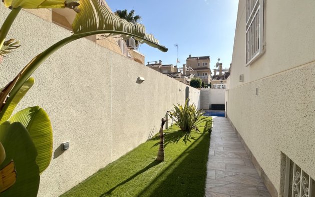 Resale - Villa - Orihuela Costa - Los Altos