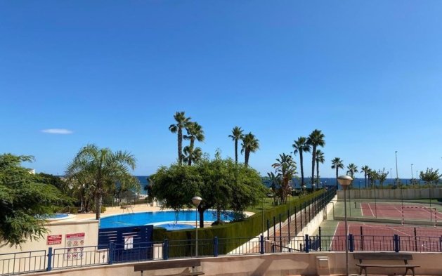 Reventa - Apartamento / piso - Pilar de la Horadada - Mil Palmeras