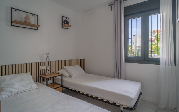 Resale - Apartment / flat - Pilar de la Horadada - Mil Palmeras
