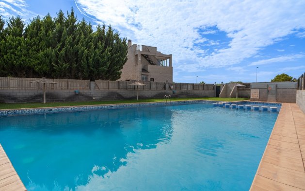Resale - Townhouse - Torrevieja - Nueva Torrevieja - Aguas Nuevas