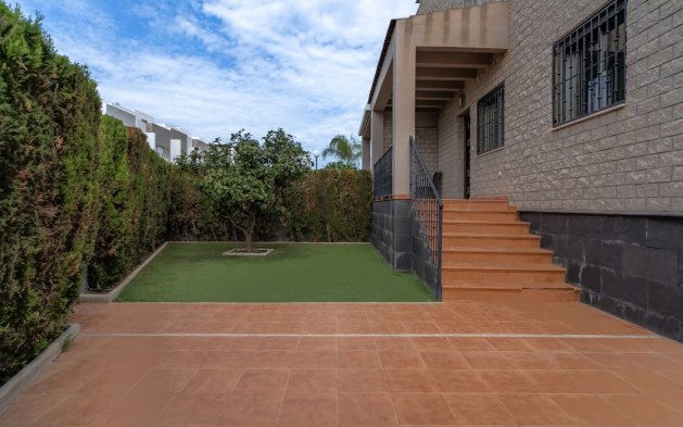 Resale - Townhouse - Torrevieja - Nueva Torrevieja - Aguas Nuevas
