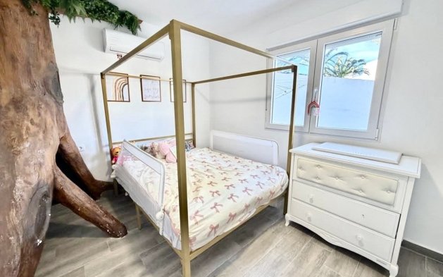 Perpardavimas - Vila - Orihuela Costa - Villamartín