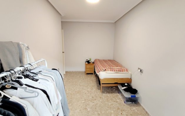 Odsprzedaż - Mieszkanie w bloku - Torrevieja
