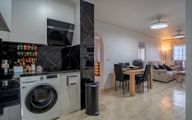 Resale - Apartment / flat - Torrevieja - La Siesta - El Salado -  Torreta