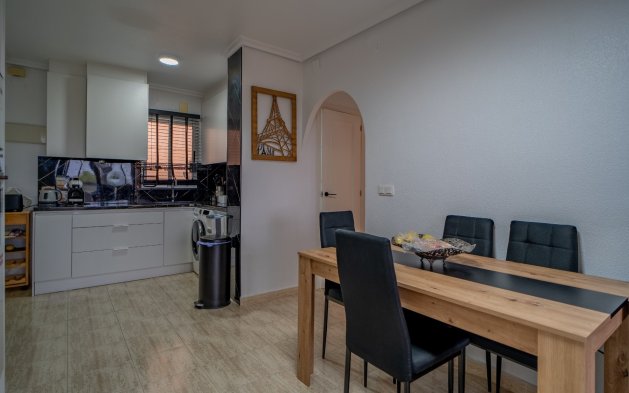Resale - Apartment / flat - Torrevieja - La Siesta - El Salado -  Torreta
