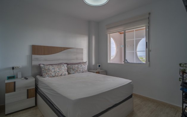 Resale - Apartment / flat - Torrevieja - La Siesta - El Salado -  Torreta