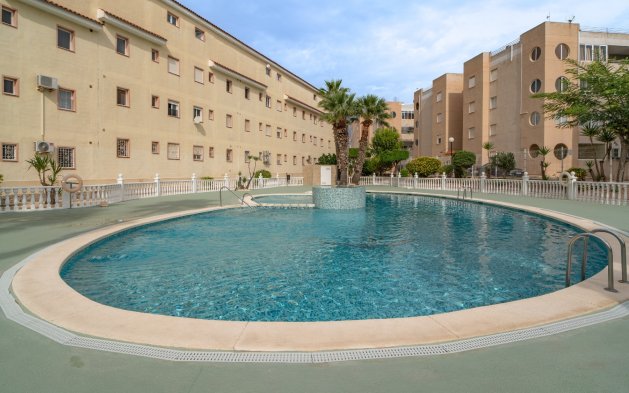 Resale - Apartment / flat - Torrevieja - La Siesta - El Salado -  Torreta